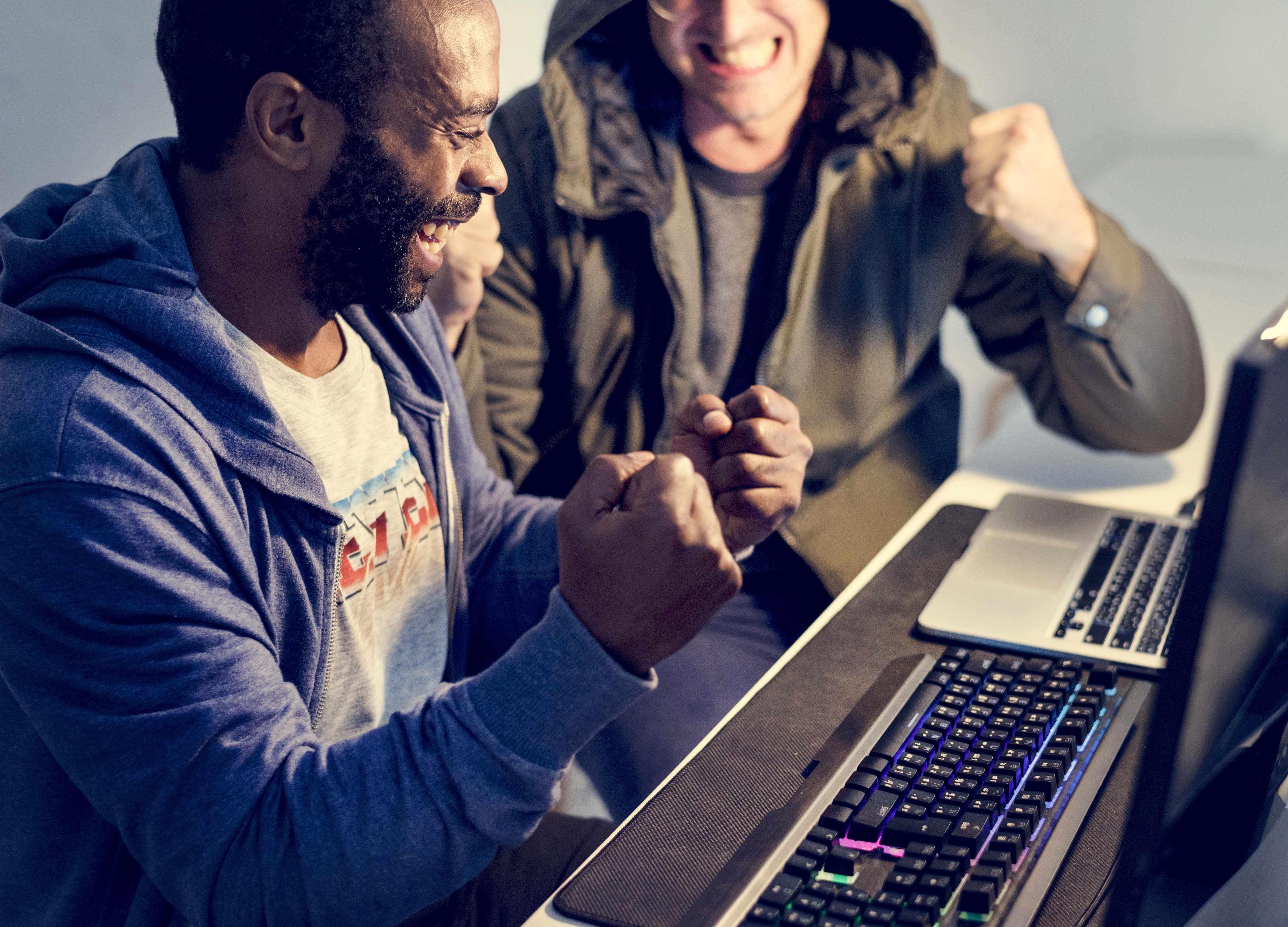 5 Employer Branding Examples to Attract Performing Employees