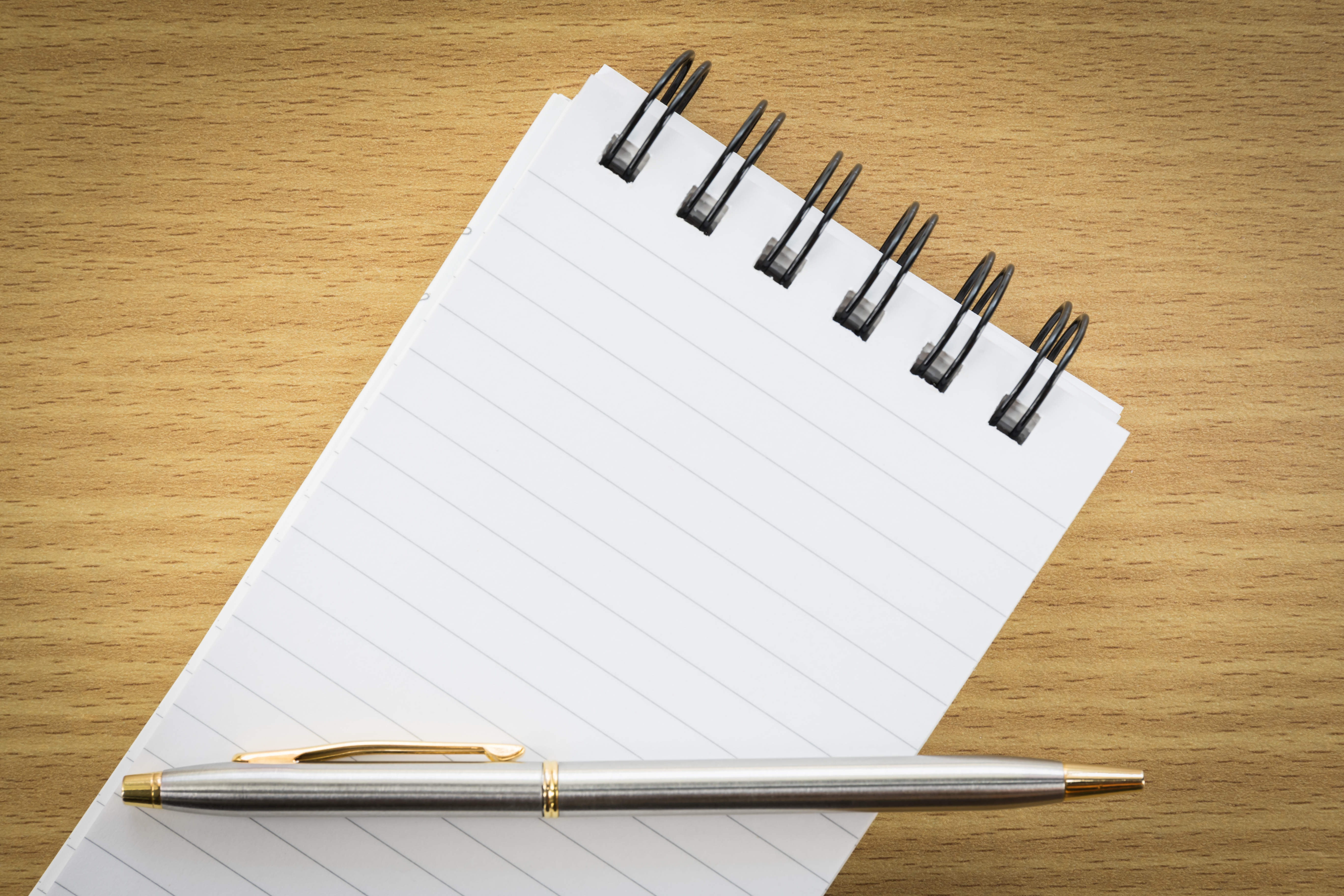 Notepad and pen. Блокнот с пустыми листами. Блокнот и ручка фото. Notepad with Pen. Как собрать ручку которая лежала с блокнотом.